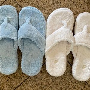 Sold Women’s Acorn cozy slippers